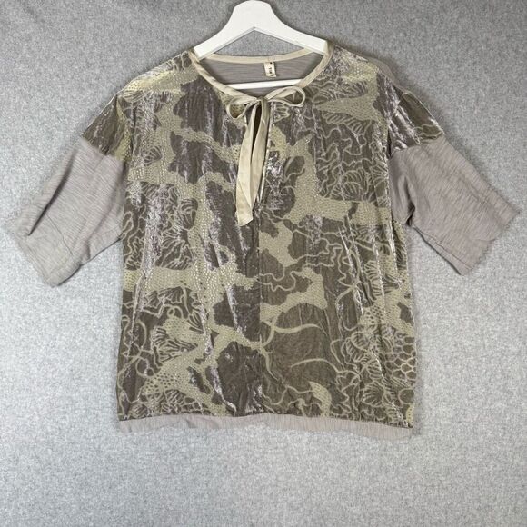 Anthropologie Tiny Womens Medium Pullover Keyhole Neck Top Gray Tan Abstract - Picture 1 of 8